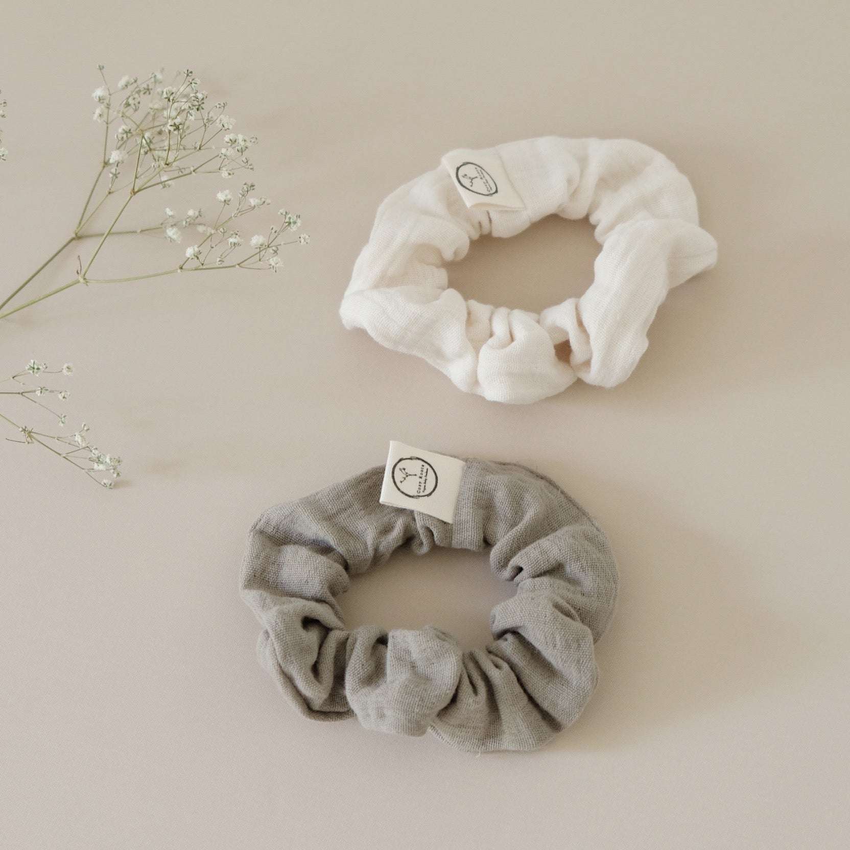 VELVET SCRUNCHIE SAND