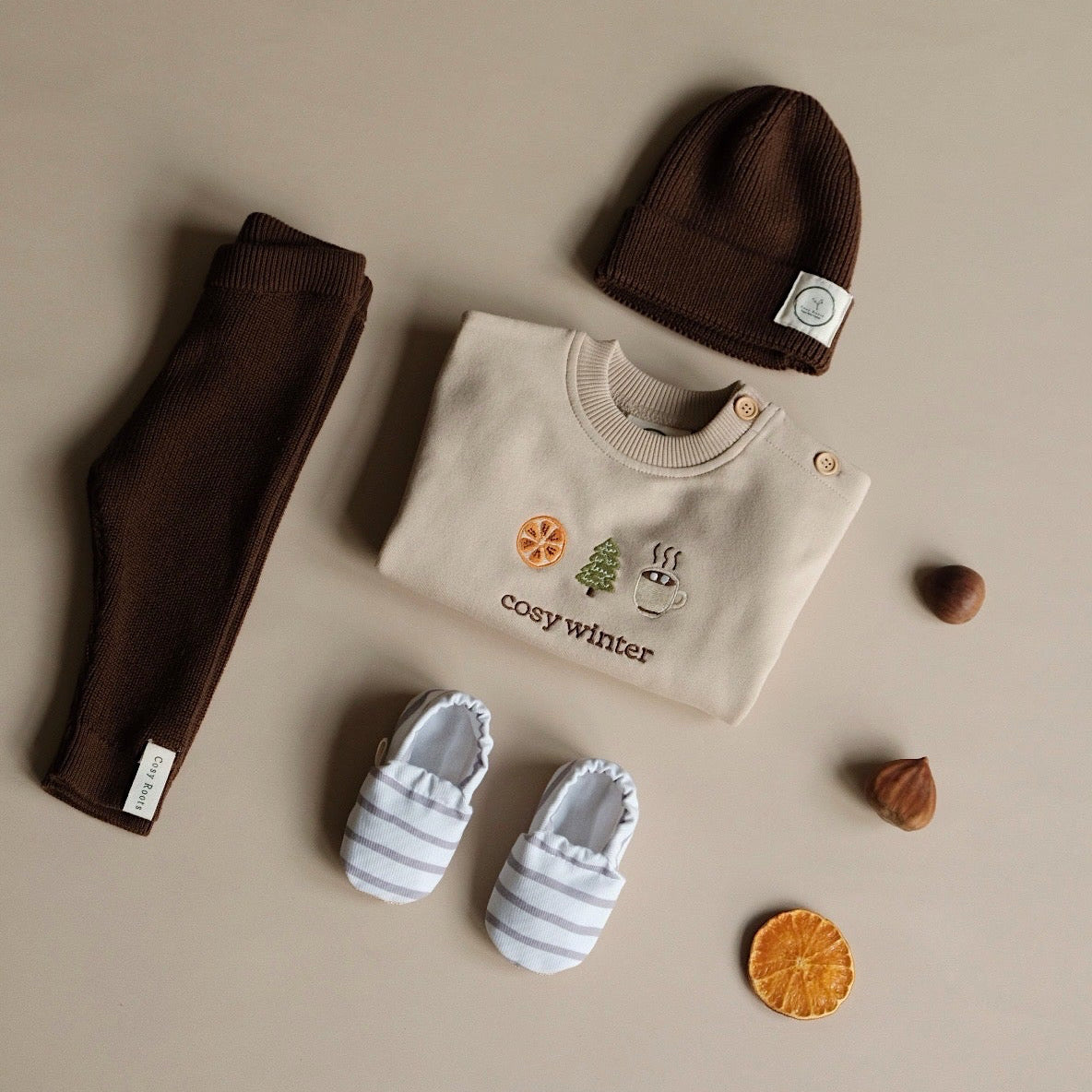 Family Sweatshirt - Oatmilk - Cosy Winter