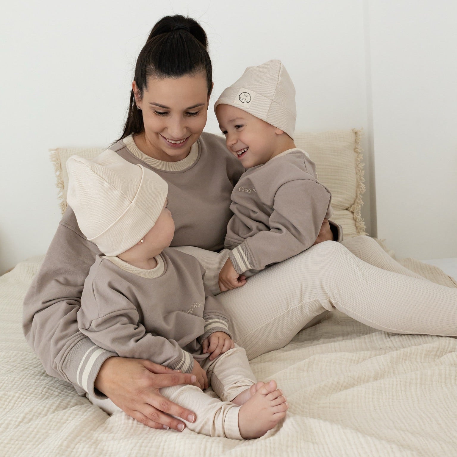 Family Sweatshirt - MUM - Caramel