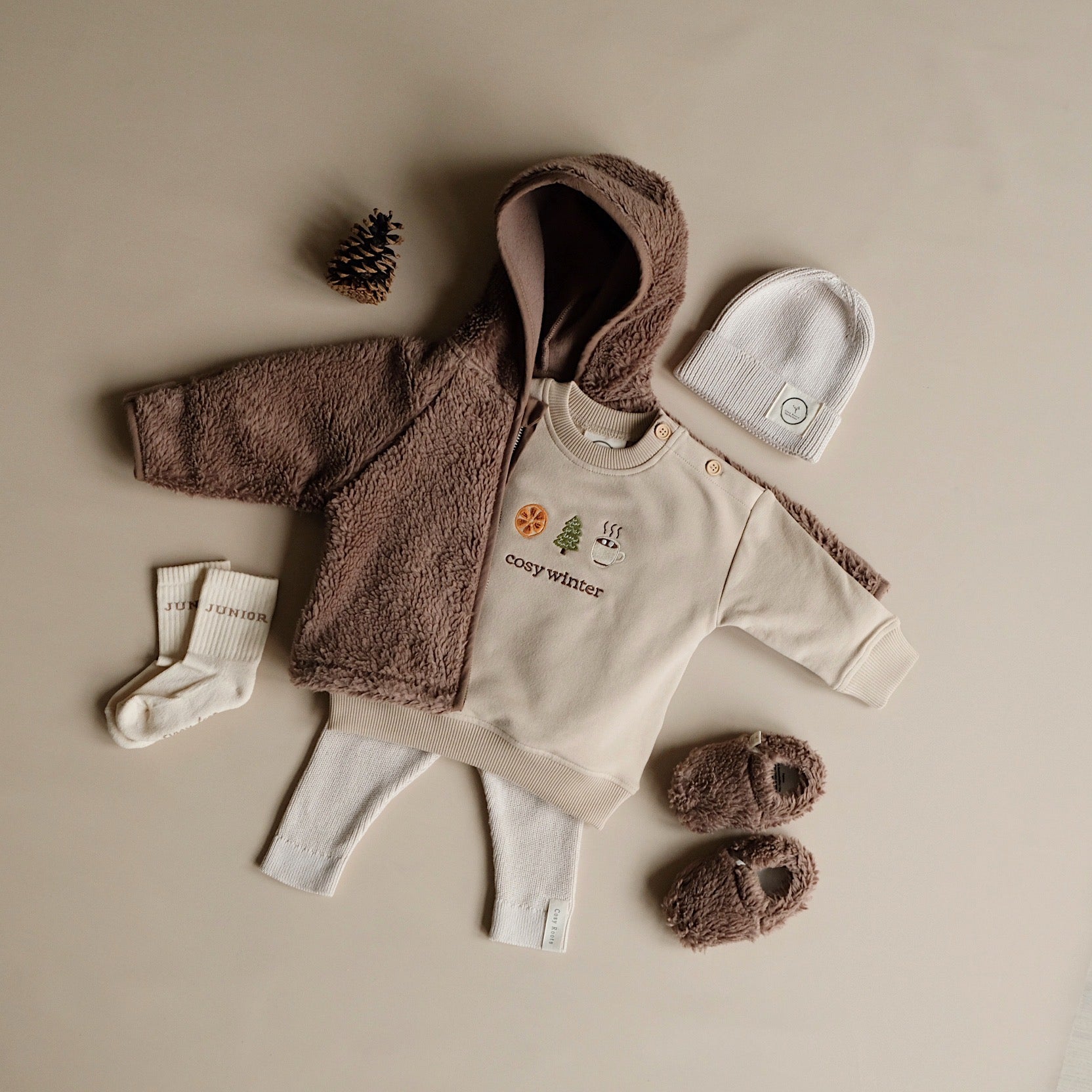 Family Sweatshirt - Oatmilk - Cosy Winter