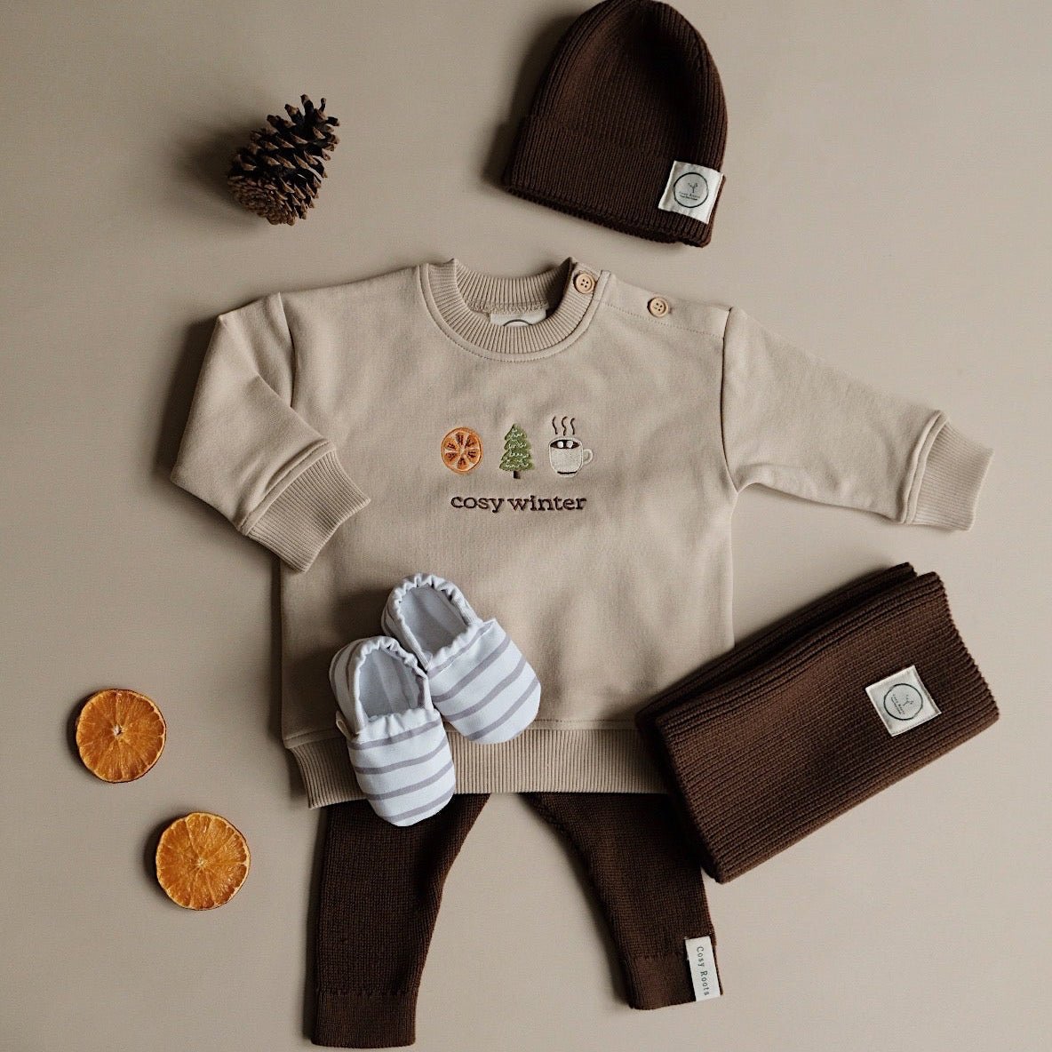 Family Sweatshirt - Oatmilk - Cosy Winter