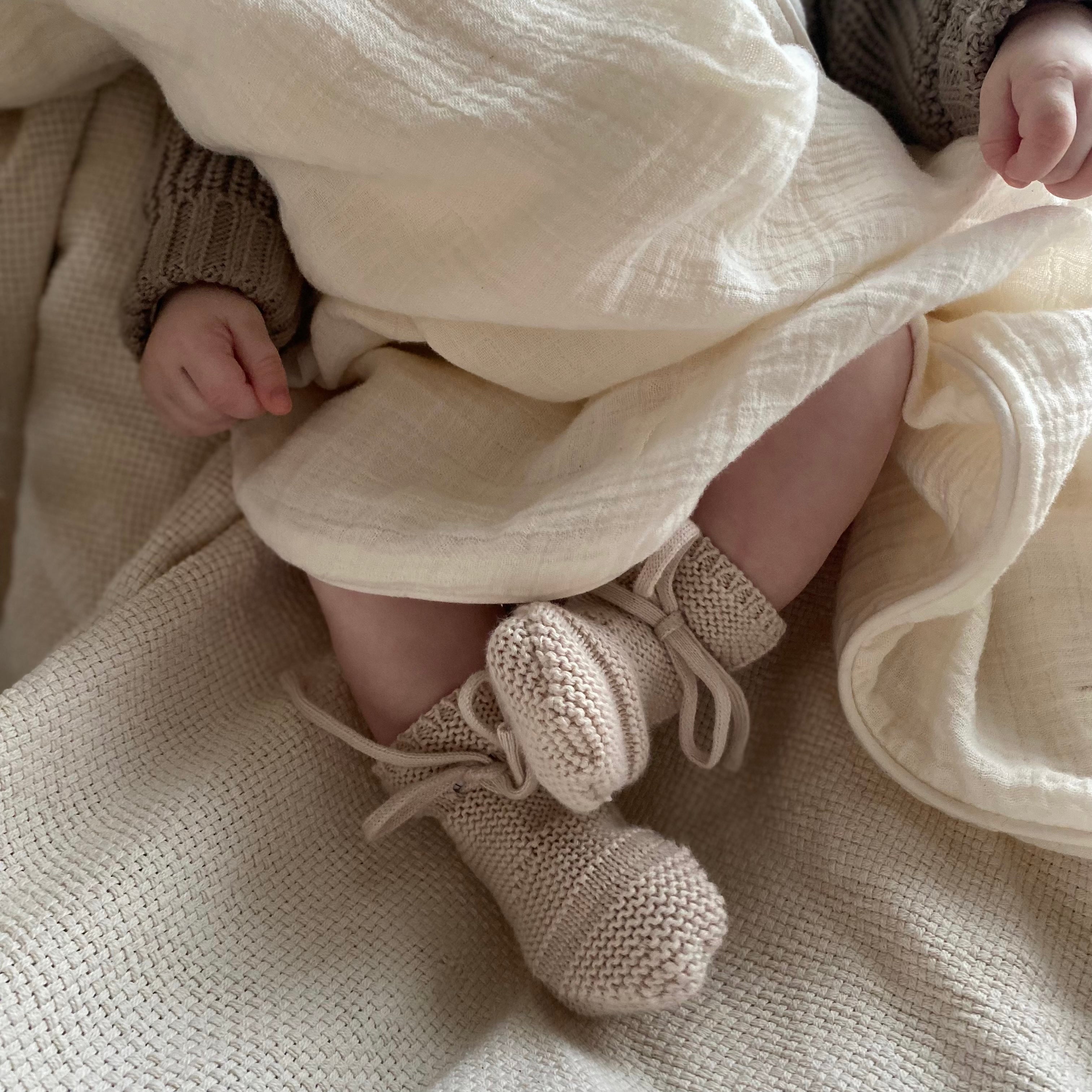 Gestrickte Babyschuhe aus Bio Baumwolle