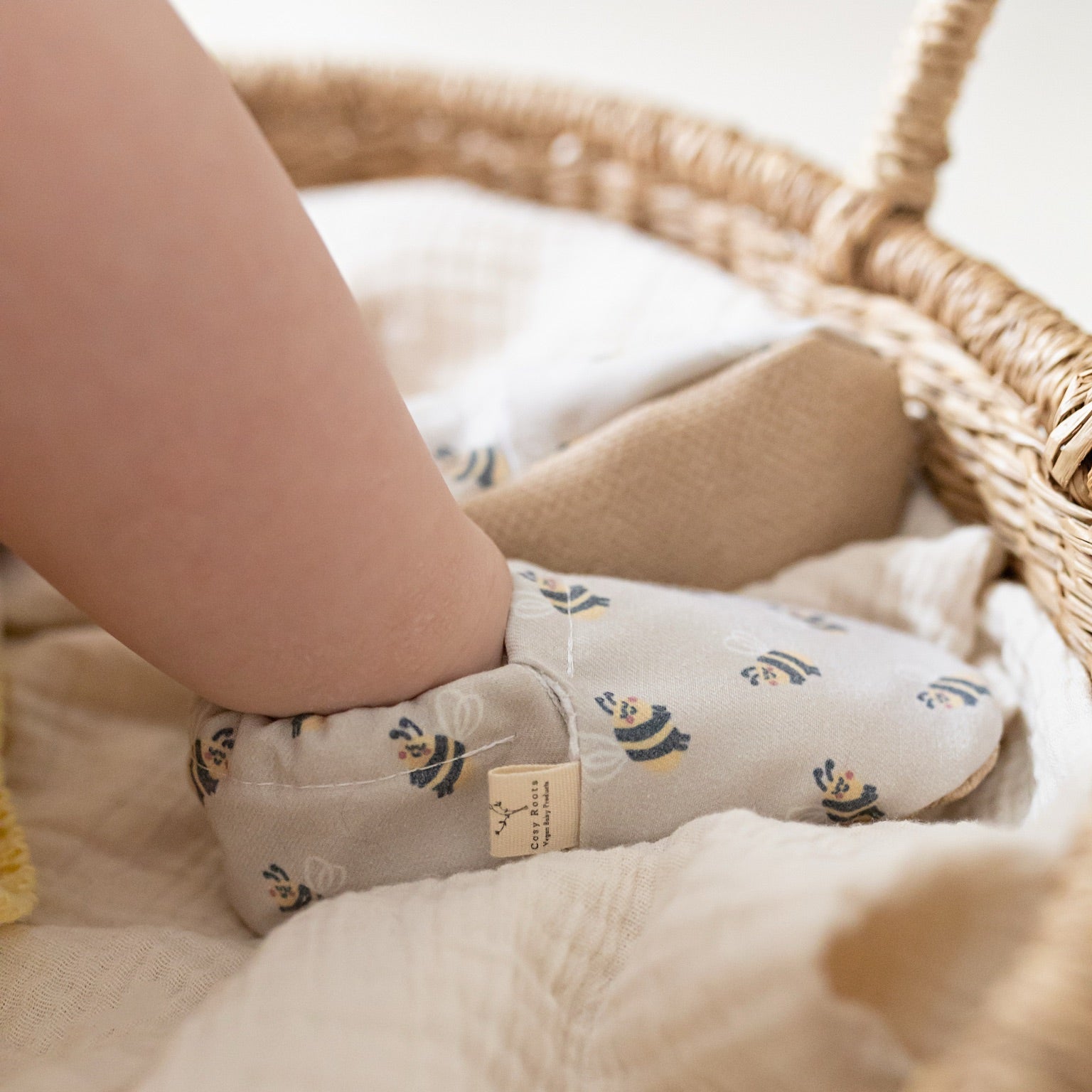 Vegan Shoes - Bumblebees – Cosy Roots GmbH