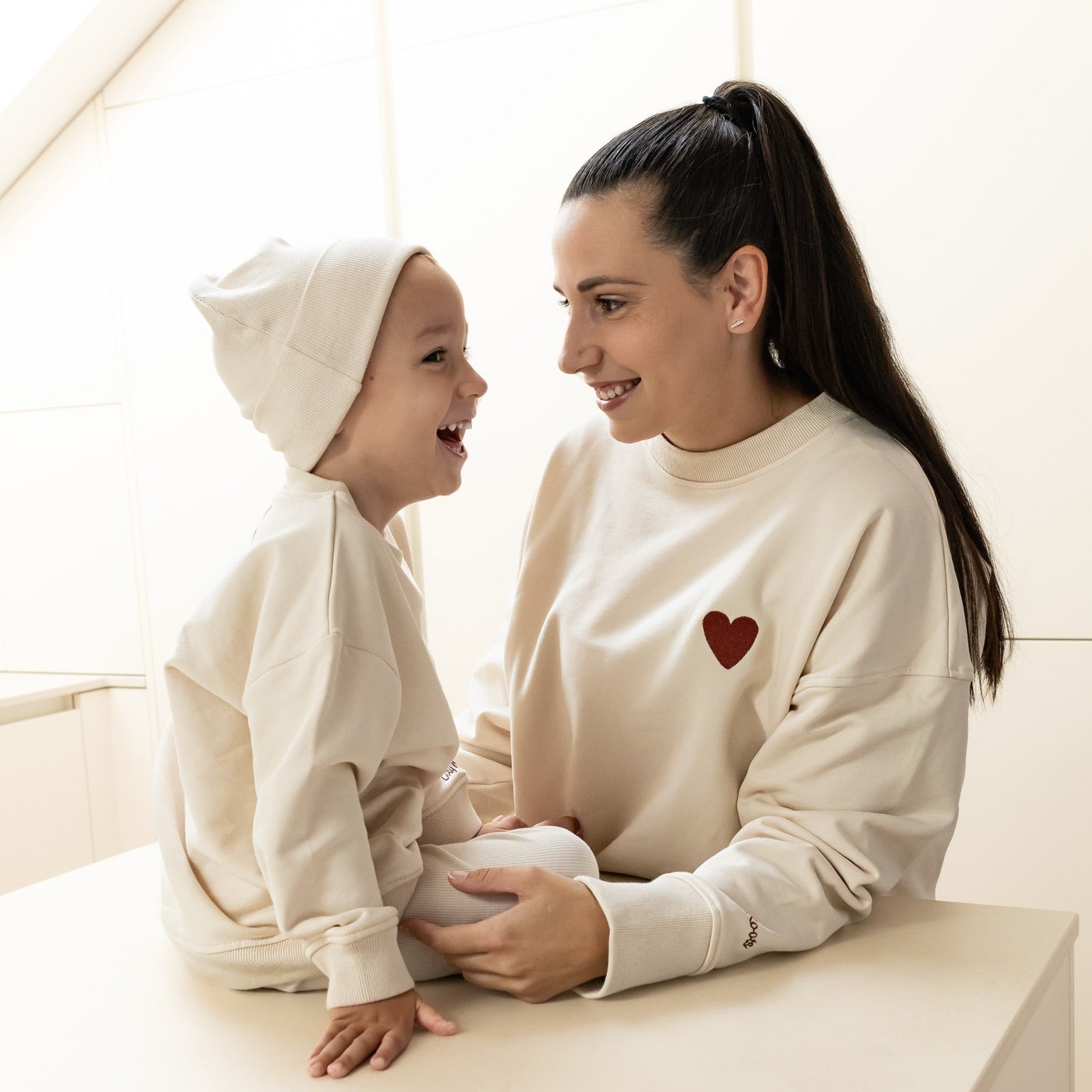 Family Sweatshirt - MUM - Sand