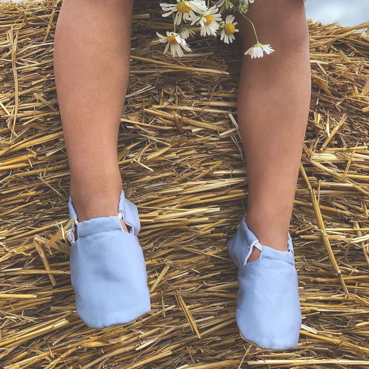 Vegane Babyschuhe und Kinderschuhe, rutschfest, waschbar, ohne Schadstoffe, samtweich, aus Baumwolle. Fast wie barfuß mit dem Schutz aus samtweicher Baumwolle