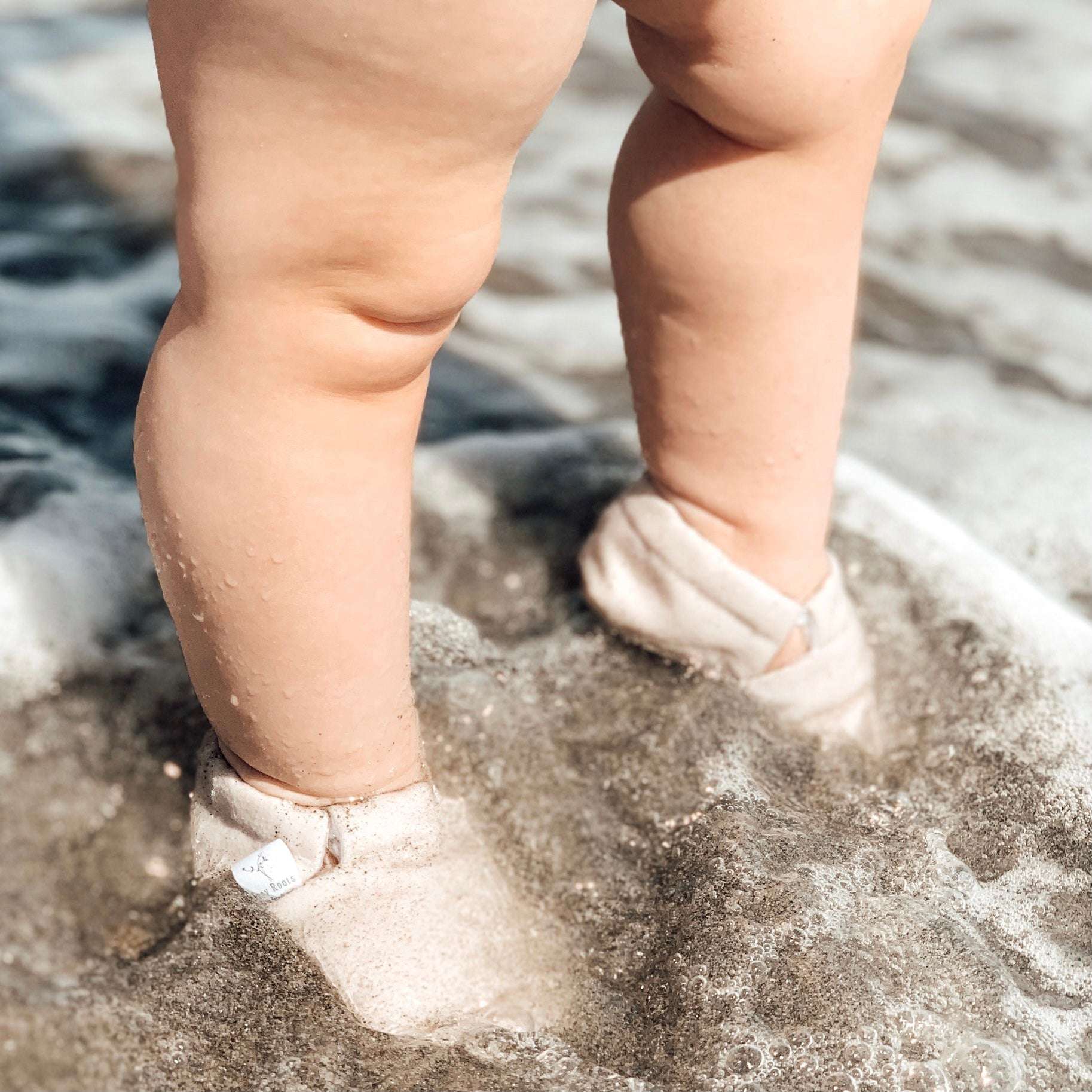 Vegane Babyschuhe und Kinderschuhe, rutschfest, waschbar, ohne Schadstoffe, samtweich, aus Baumwolle. Fast wie barfuß mit dem Schutz aus samtweicher Baumwolle