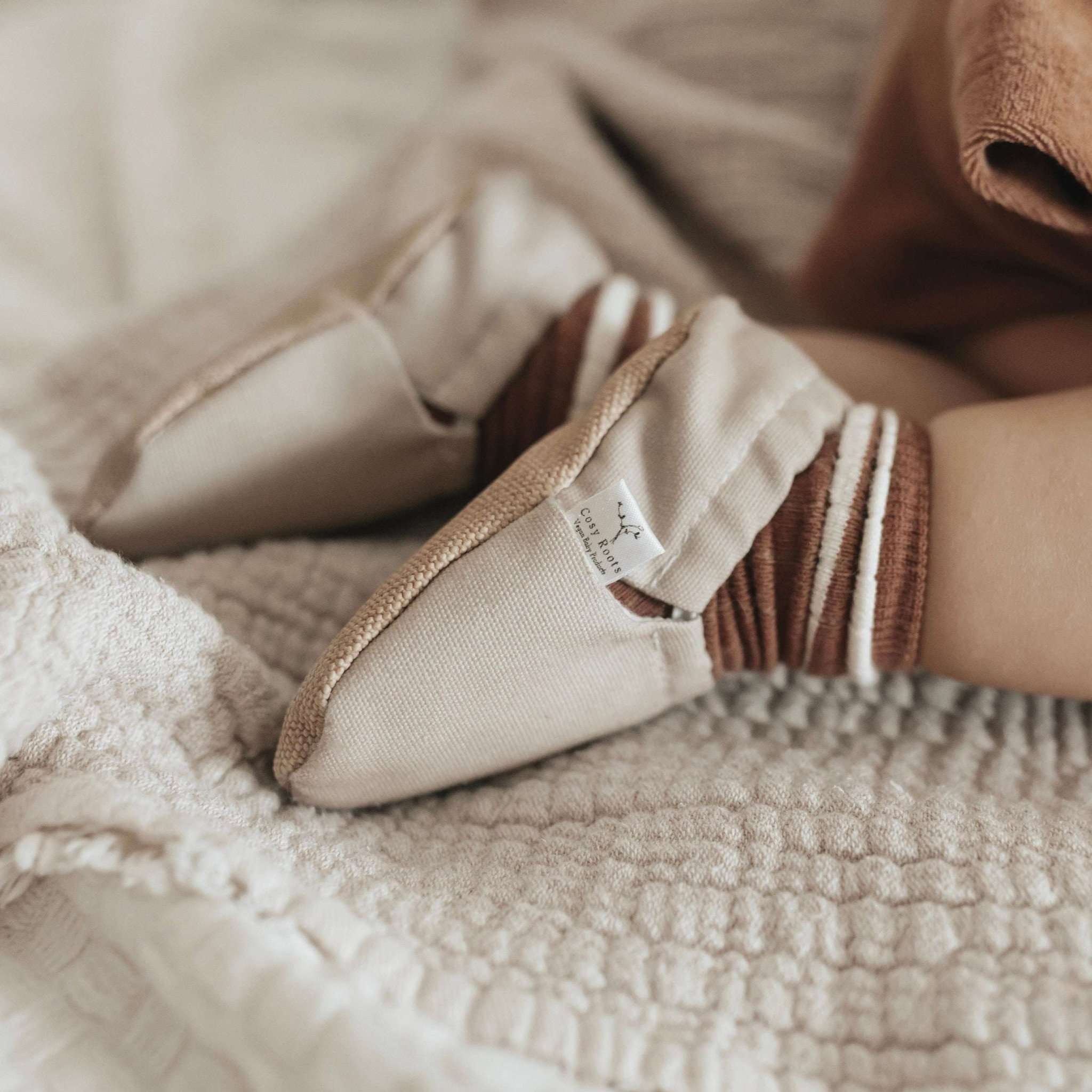 Vegane und nachhaltige Lauflernschuhe für Babys | Cosy Roots