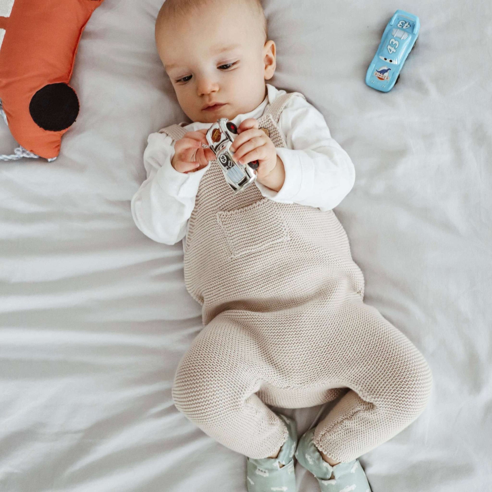 Latzhosen aus GOTS zertifizierter Bio Baumwolle