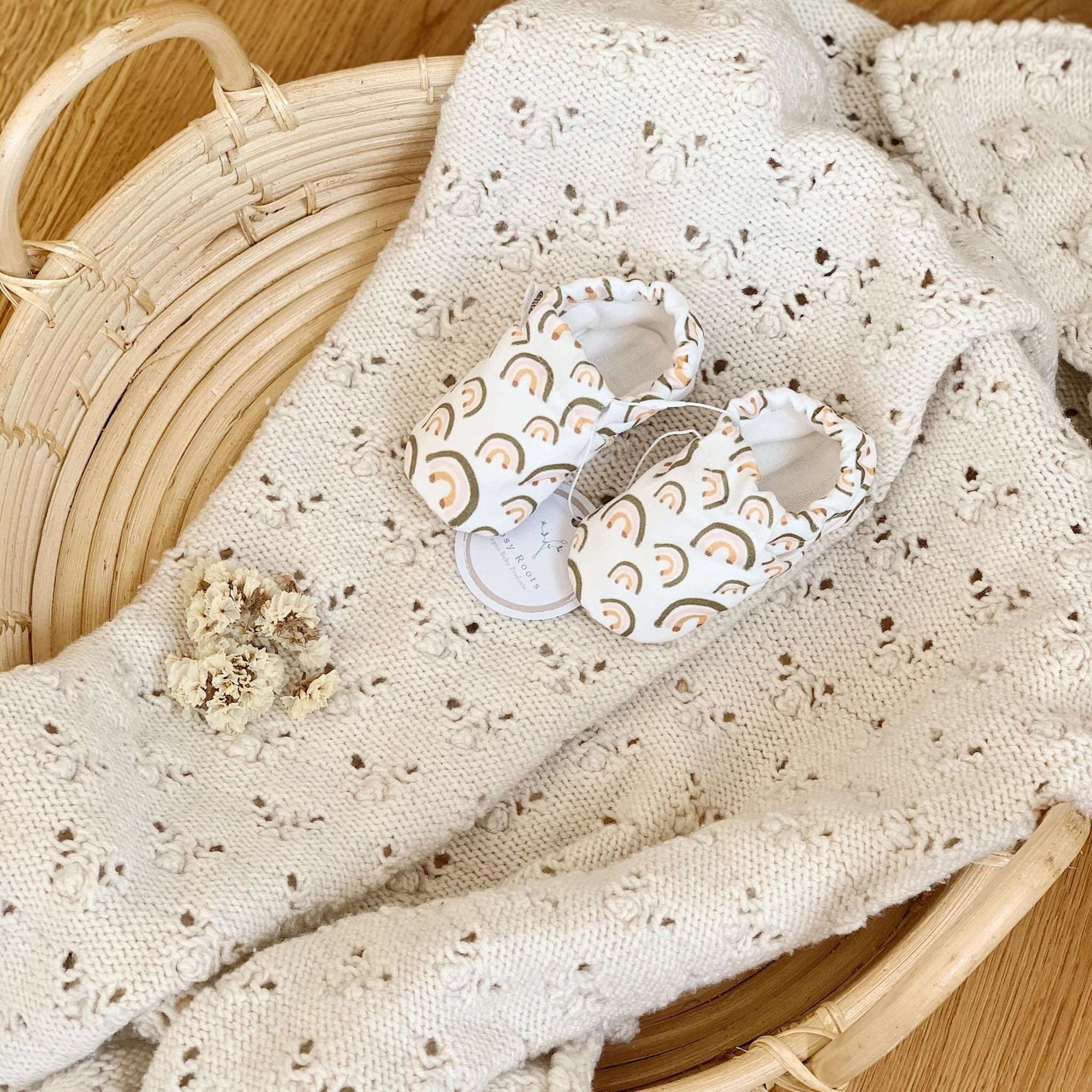 Vegane Babyschuhe und Kinderschuhe, rutschfest, waschbar, ohne Schadstoffe, samtweich, aus Baumwolle. Fast wie barfuß mit dem Schutz aus samtweicher Baumwolle