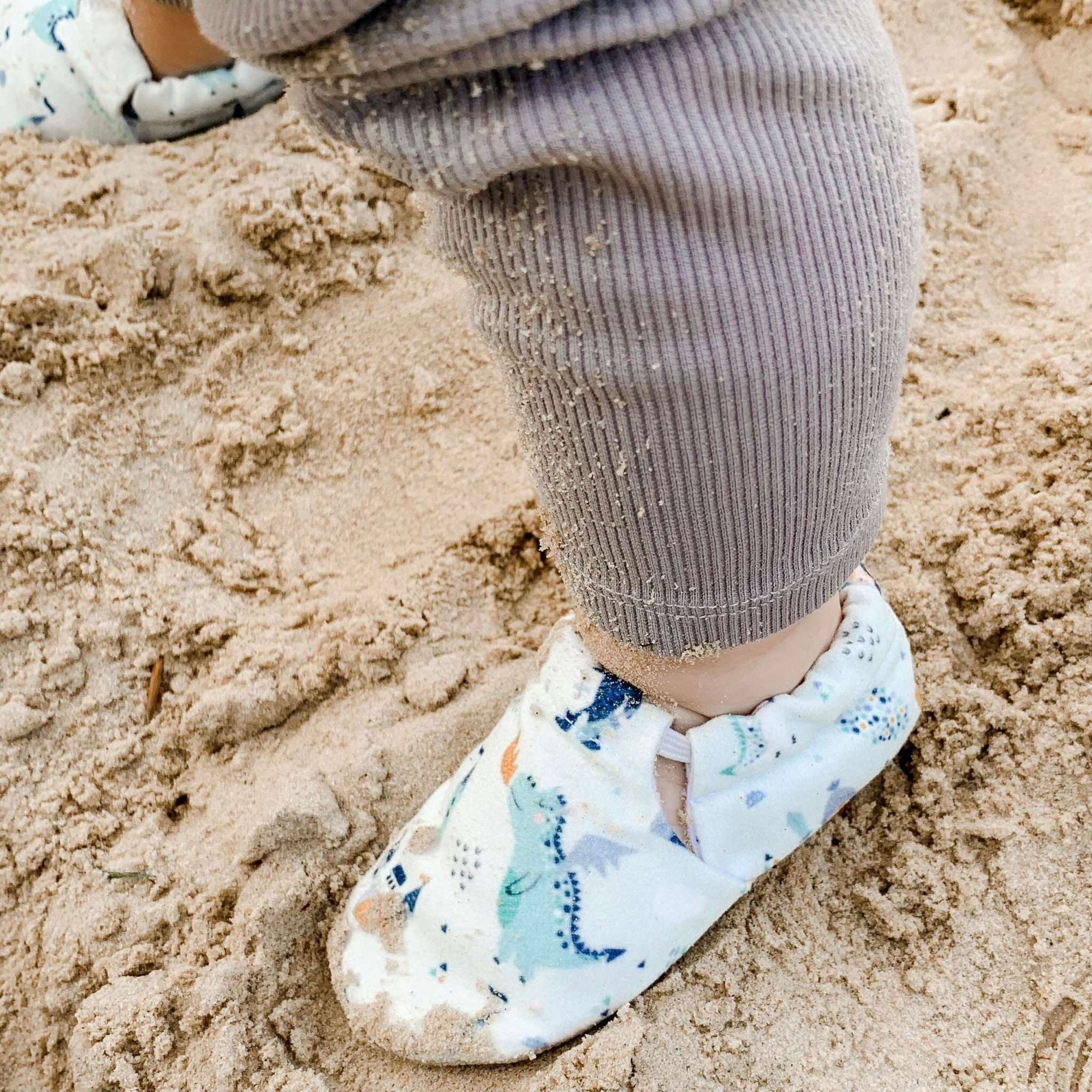 Vegane Babyschuhe und Kinderschuhe, rutschfest, waschbar, ohne Schadstoffe, samtweich, aus Baumwolle. Fast wie barfuß mit dem Schutz aus samtweicher Baumwolle