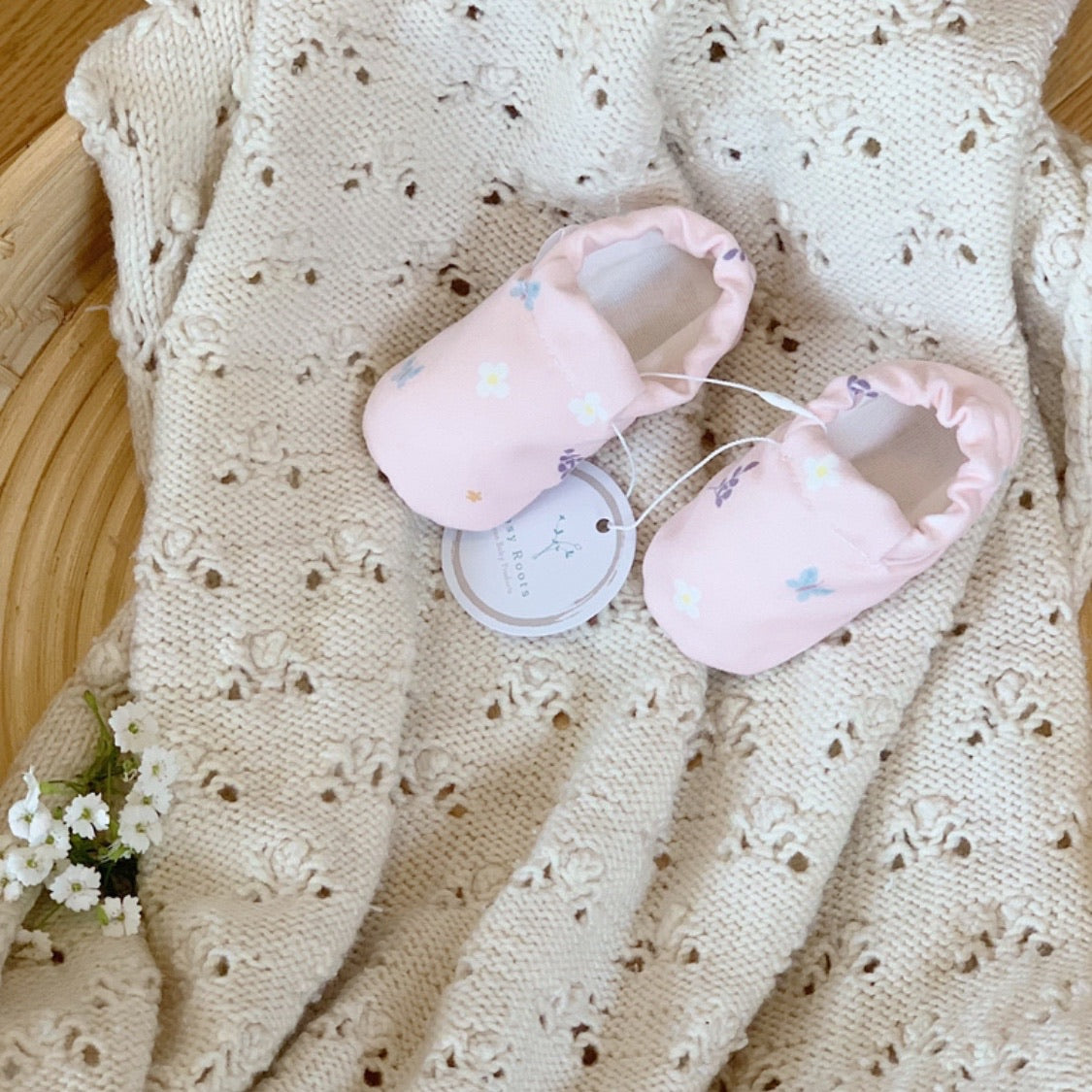 Vegane Babyschuhe und Kinderschuhe, rutschfest, waschbar, ohne Schadstoffe, samtweich, aus Baumwolle. Fast wie barfuß mit dem Schutz aus samtweicher Baumwolle